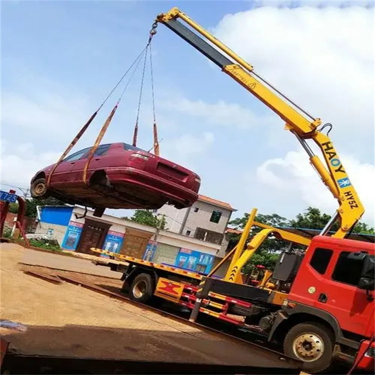 东台吊车吊汽车的正确方法